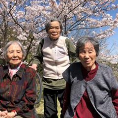 近所の公園で桜のお花見♪